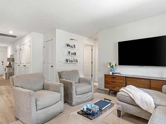 5th image of 1743 Dixon Cir