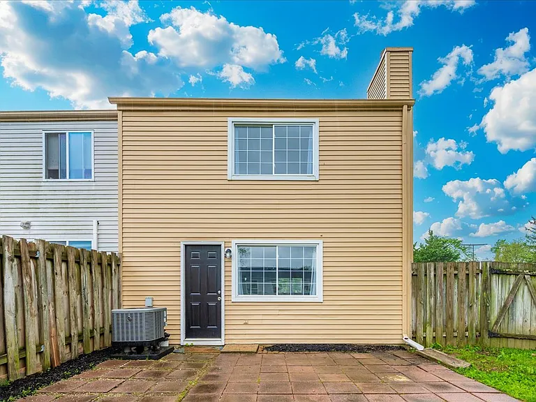 214 Ashfield Ct — Photo 31