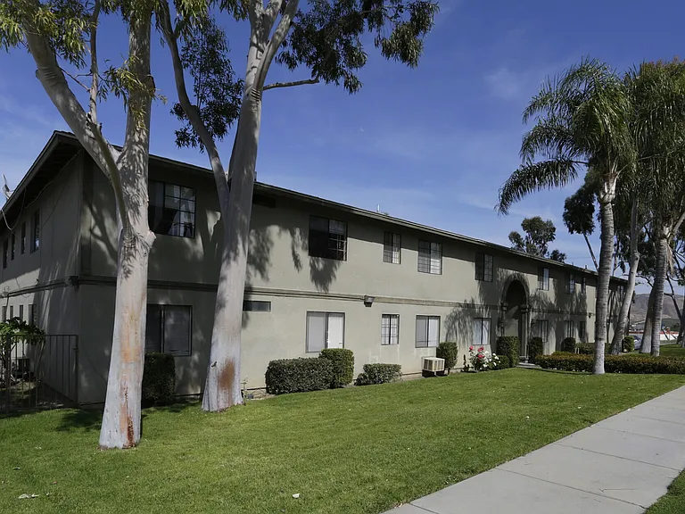 Circle City Apartments — Photo 5