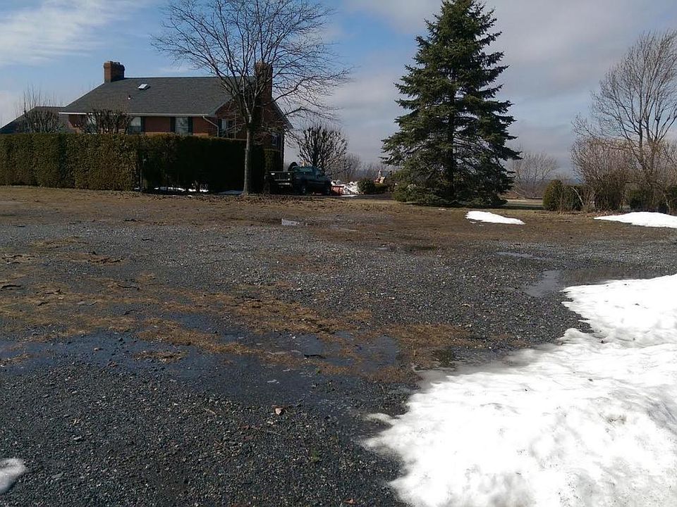 2nd image of 810 E 11th St