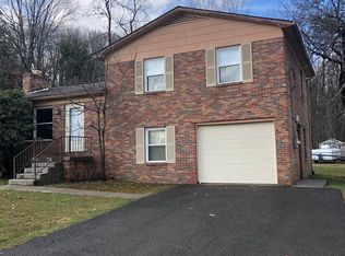 206 Briarwood Dr, Shady Spring, WV 25918