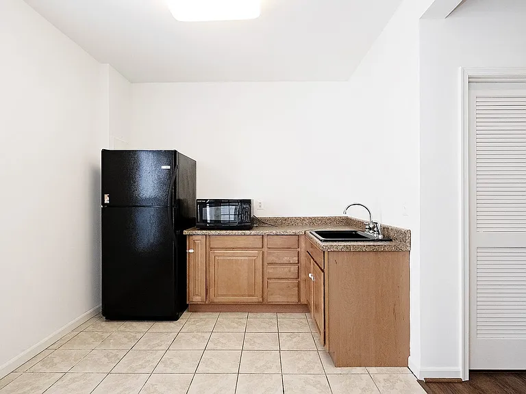 920 Rainier Rd — Photo 16
