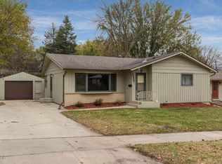 2427 24th St NW, Rochester, MN 55901