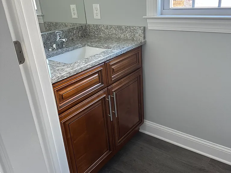 207 N 15th St — Photo 3