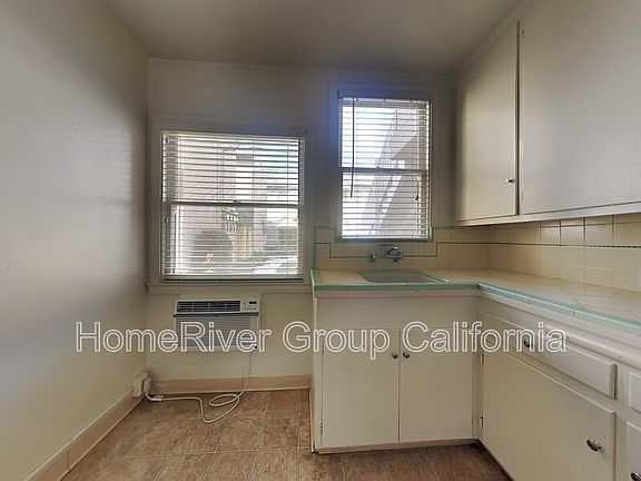 5th image of 2207 11th Ave