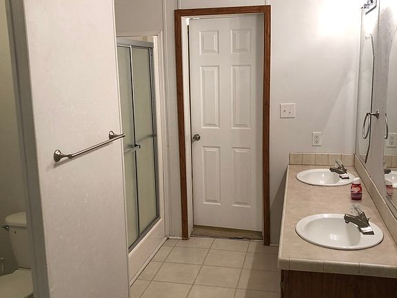 4th image of 428 Edgewood Dr