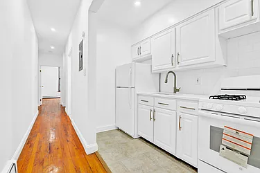 Rented by R New York