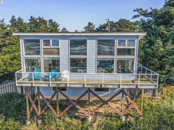 88514 3rd Ave, Florence, OR 97439