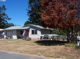 1178 4th St NE, Bandon, OR 97411