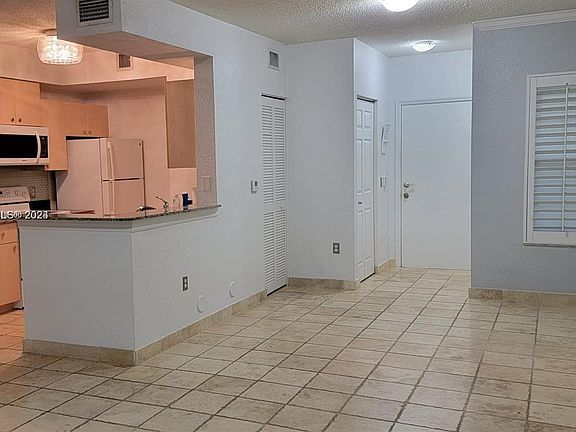 4th image of 2439 Centergate Dr APT 103
