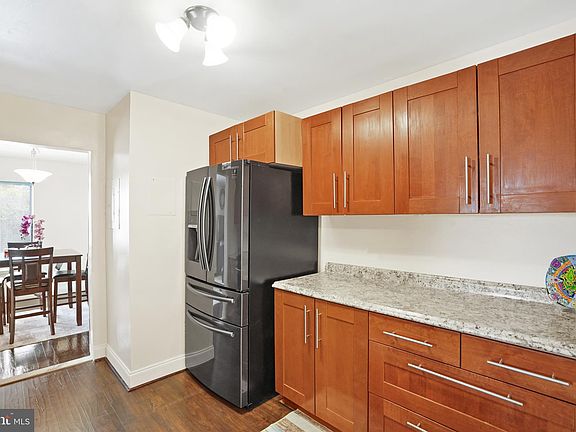 5th image of 3100 S Manchester St APT 441