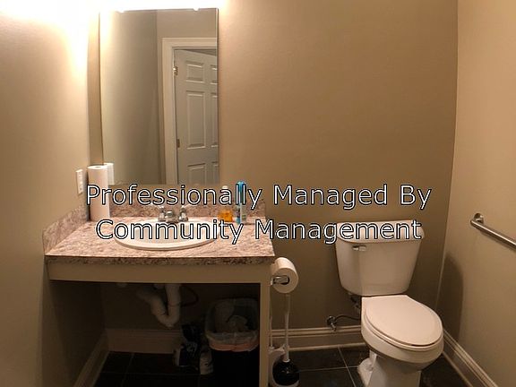 3rd image of 140 Aspen Sq Ste A