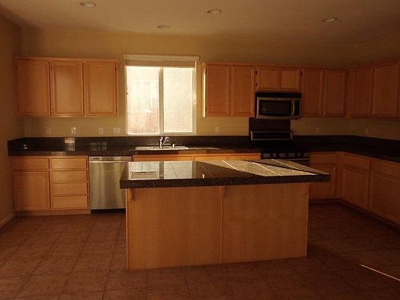 3rd image of 12627 Botella St