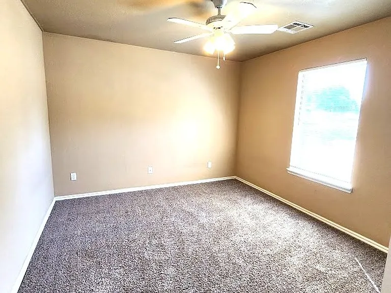 13705 & 13707 Oxford Dr — Photo 33