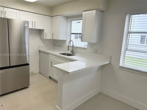 5211 SW 91st Ave #1, Fort Lauderdale, FL 33328