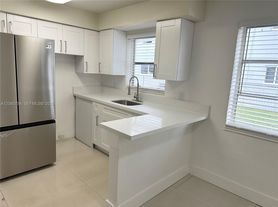 5211 SW 91st Ave, Fort Lauderdale, FL