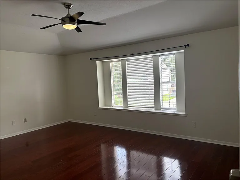 18385 Ten Oaks Ct — Photo 10