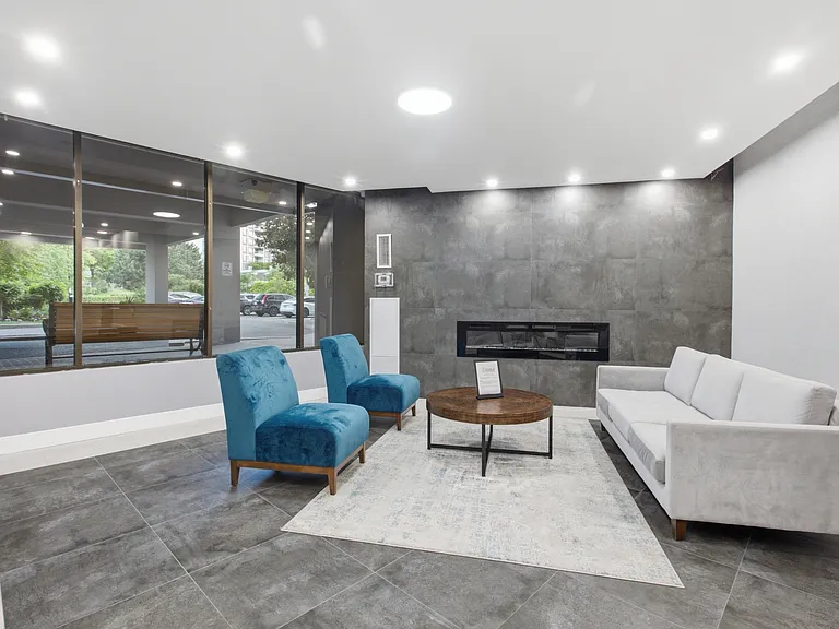 20 Edgecliff Golfway #1209 — Photo 12