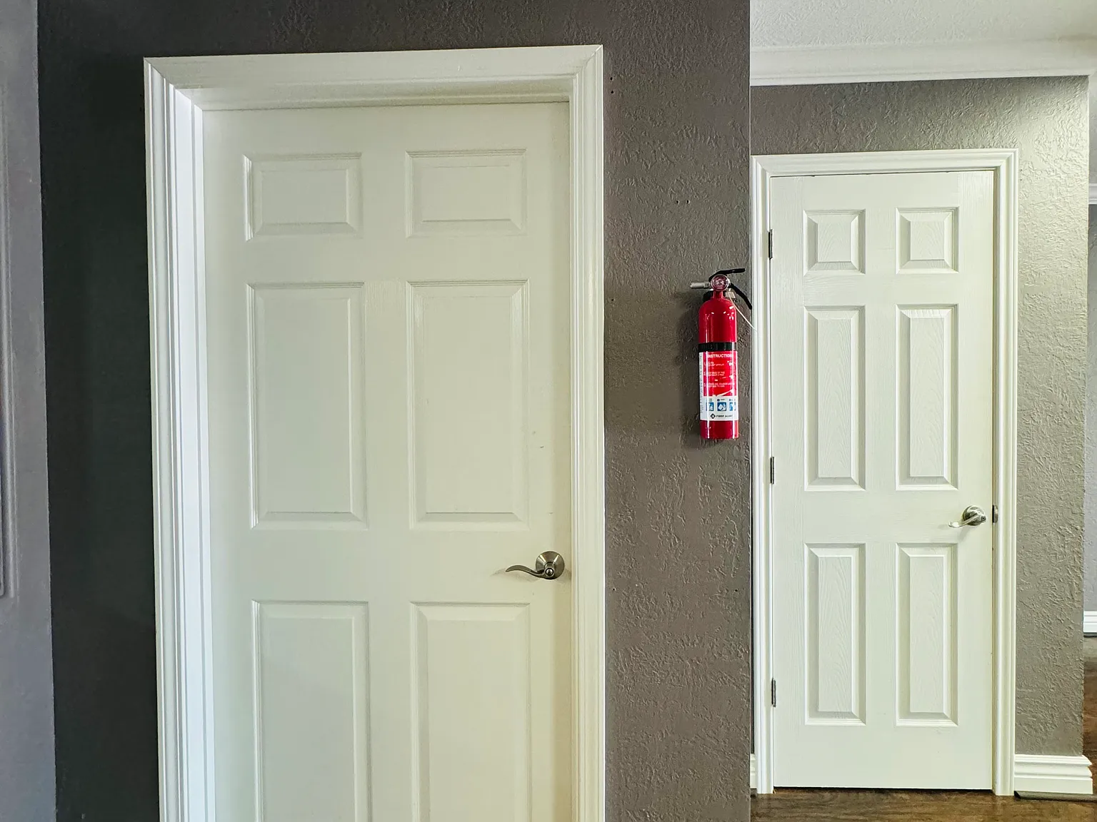 Studio, 1200 sqft, $1,300 — Photo 4