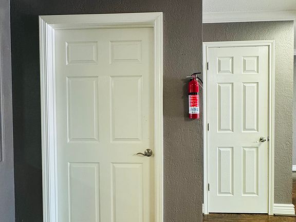 4th image of 2905 Nederland Ave #107001002