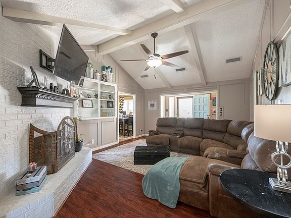 5th image of 2600 Wydewood Dr