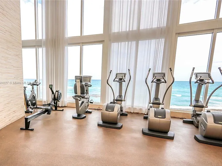 15901 Collins Ave #25F — Photo 19