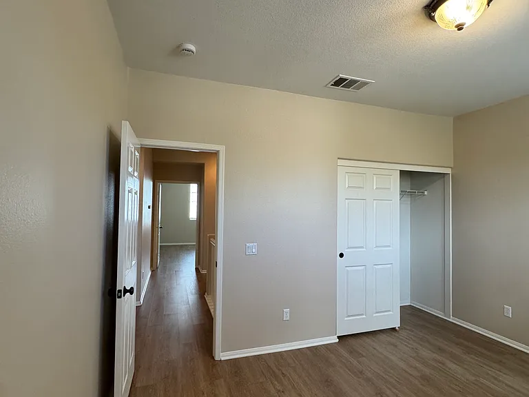 28512 Plymouth Way — Photo 53