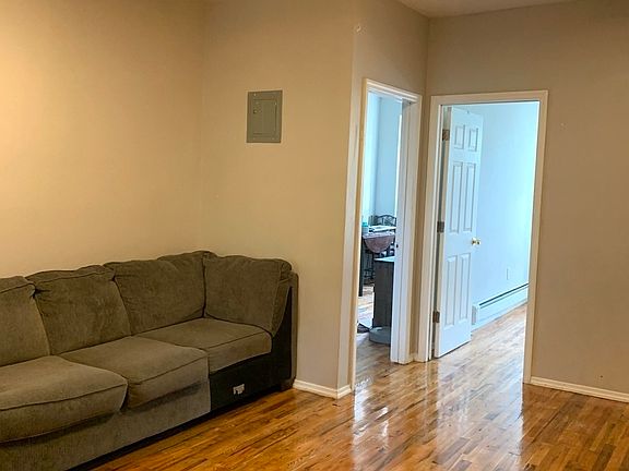 4th image of 710 Halsey St #2