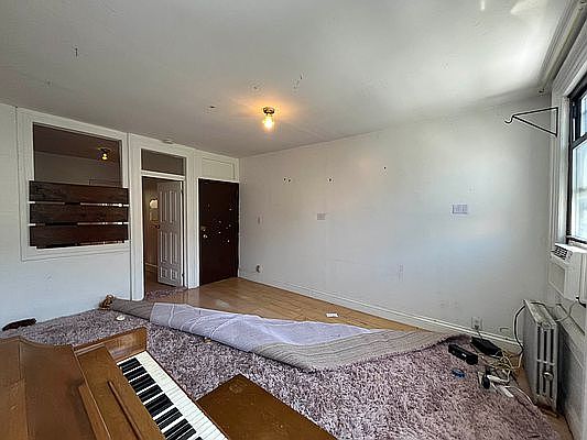 2nd image of 227A Scholes St #3