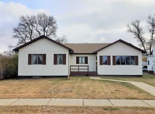 615 4th Ave SE, Jamestown, ND 58401