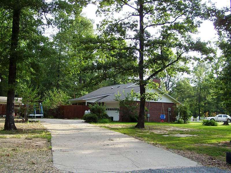 1st image of 903 Deerwood St