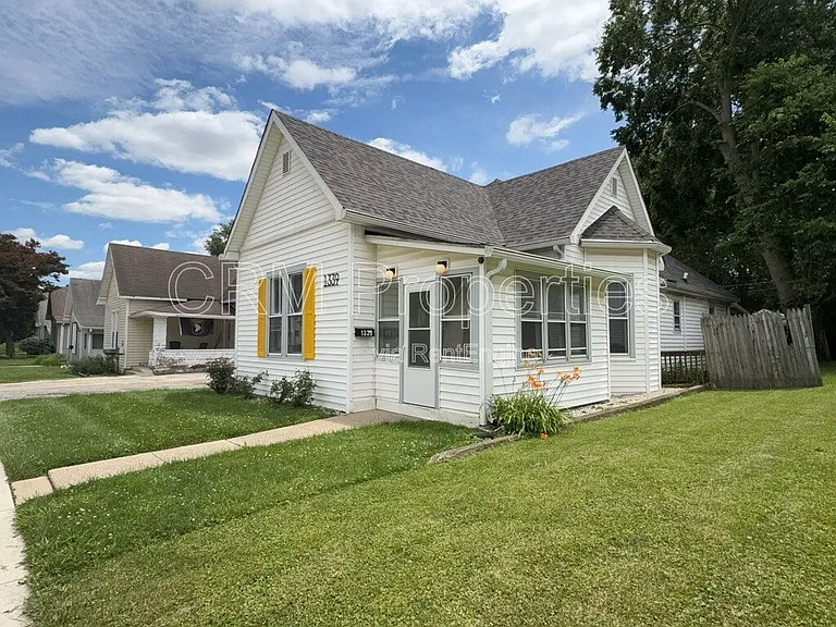 1339 Division St — Photo 30