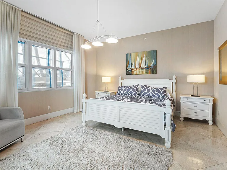2640 Lake Shore Dr #107 — Photo 13