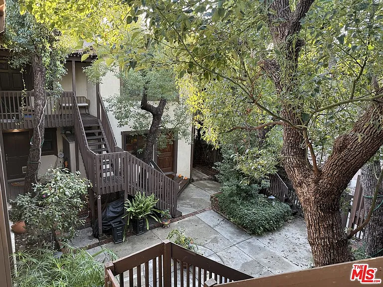 15457 Moorpark St #6 — Photo 13