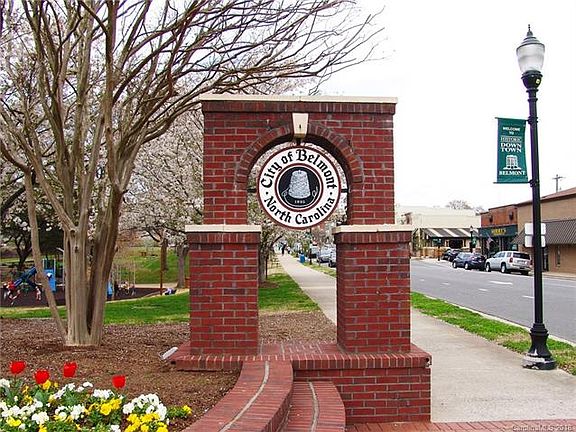5th image of 218 Faires Ave