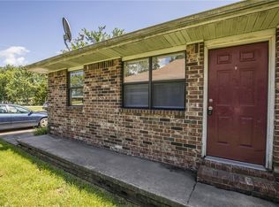 1010 Benton St APT B, Bentonville, AR 72712