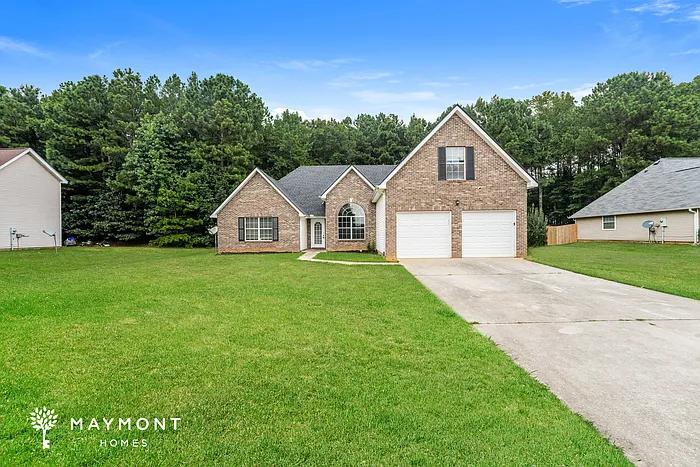 4 bed, 3.0 bath, 2094 sqft, $2,215 — Photo 1