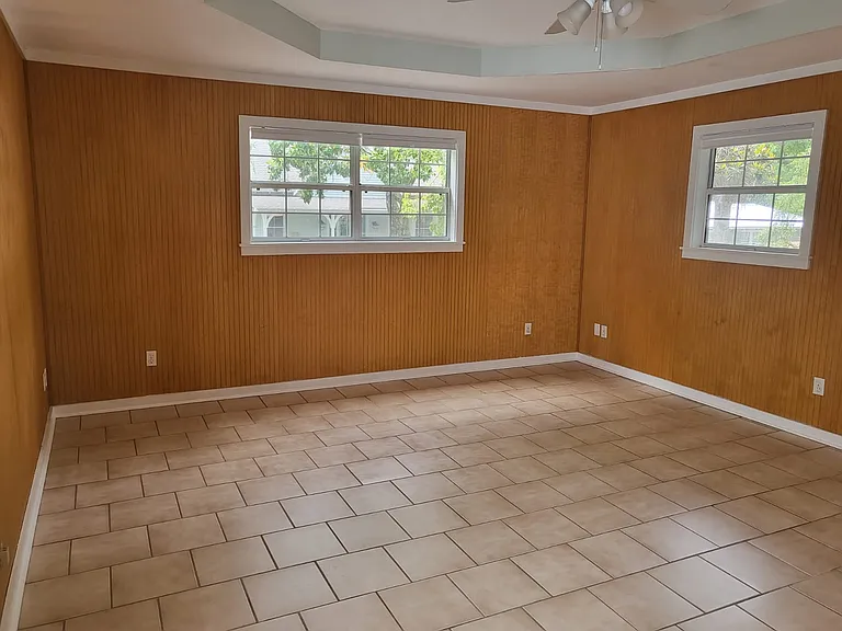 422 Sea Breeze Dr — Photo 6