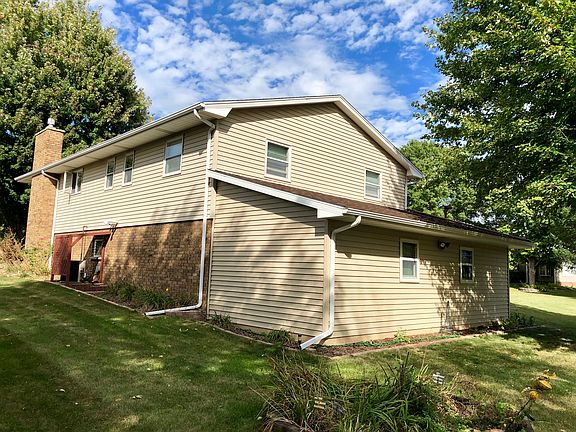 3rd image of 310 Charlton Dr