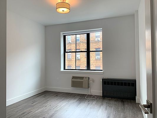 4th image of 11 Cooper St #2A