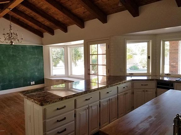 Brown kitchen 2