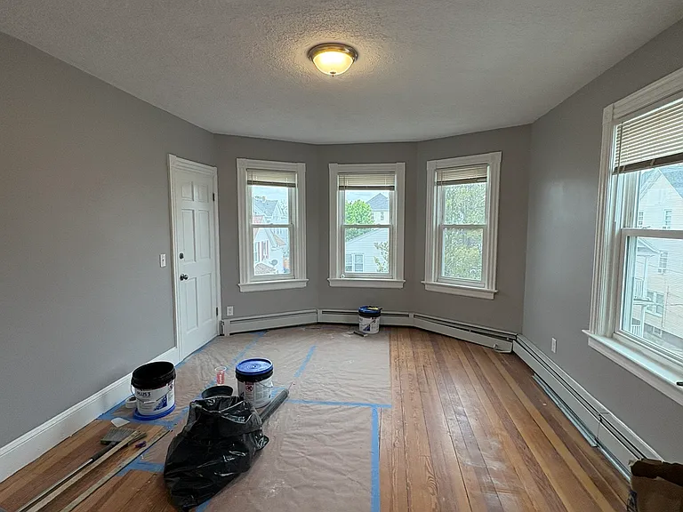 82 Clarence St #3 — Photo 10