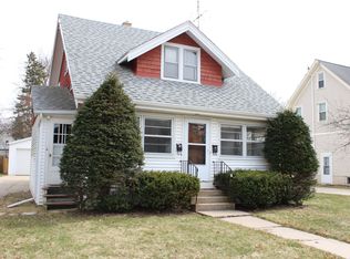 35 Park St, Oconomowoc, WI 53066