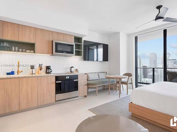 3rd image of 159 NE 6th St #3506
