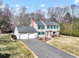 12 Greystone Ln, Avon, CT 06001