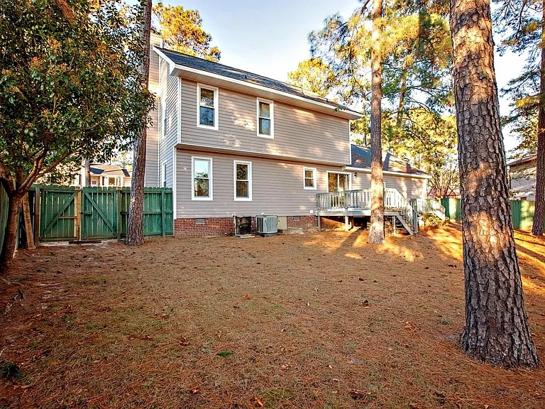 1819 Eichelberger Dr — Photo 40