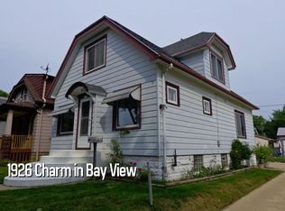 2130 E Vollmer Ave, Milwaukee, WI 53207
