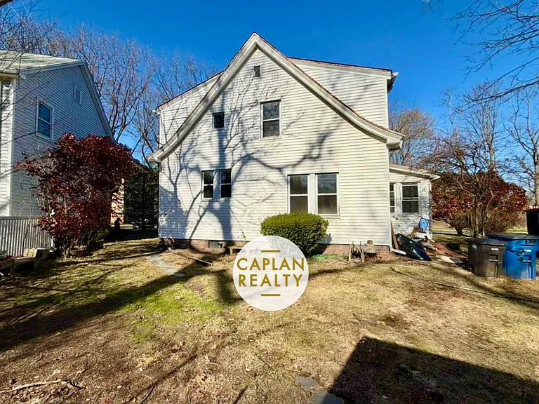 150 Crescent St — Photo 14