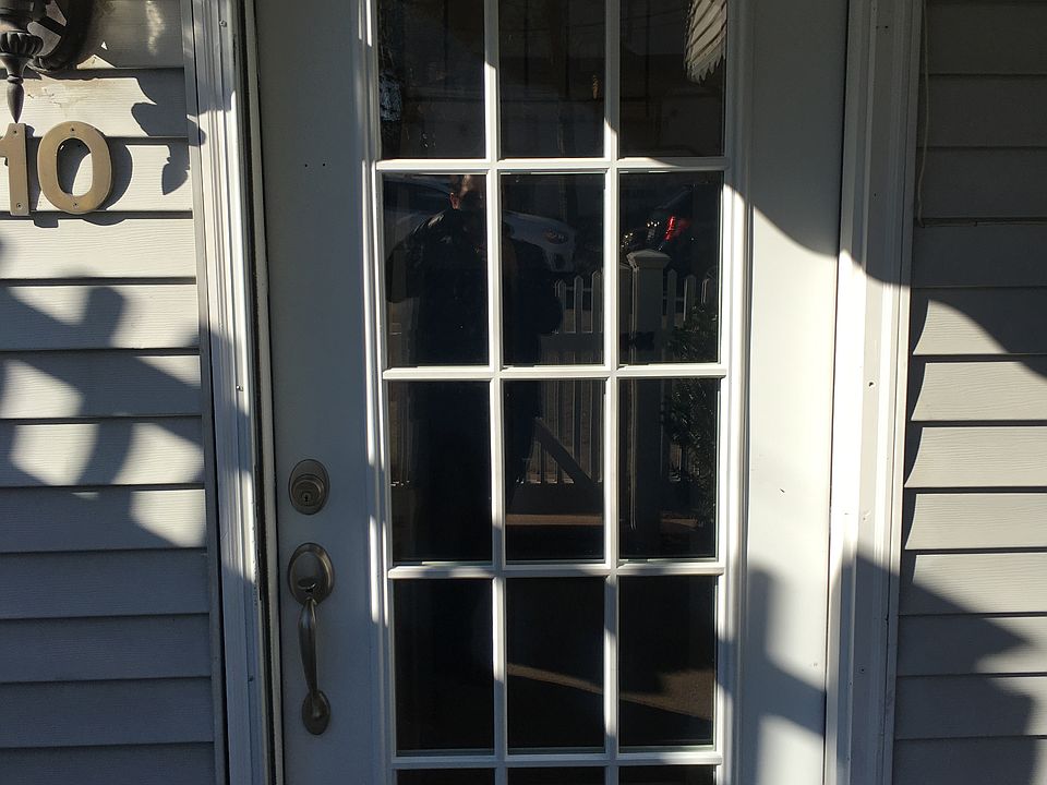 1st image of 10 Burns Ave