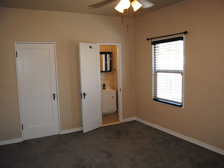 114 Flower St — Photo 14